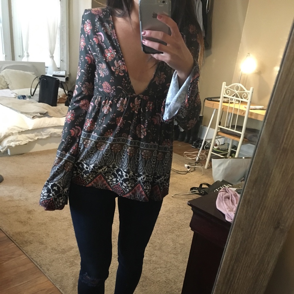 Maddie plunge front wide sleeve